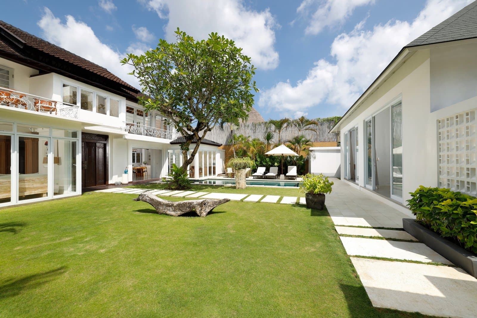 Villa Swarna